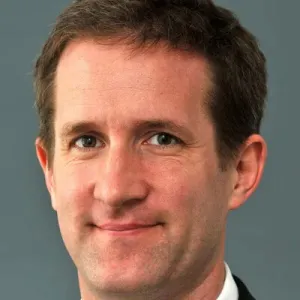 Head and shoulders photo of Guido Schmidt Traub.