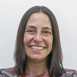 Head and shoulders photo of Maria Netto.