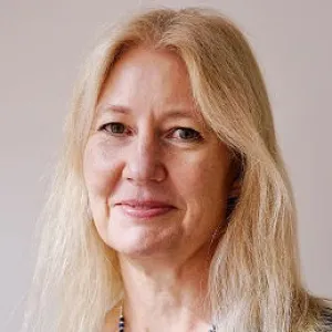 Head and shoulders photo of Stephanie Pfeifer.