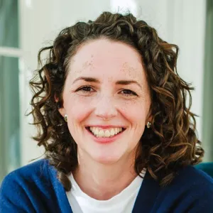 Head and shoulders photo of Laura Wellesley-Squires.