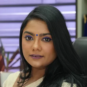 Head and shoulders photo of Farmina Hossain.