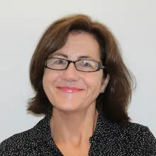 Head and shoulders photo of Laura Kelly.