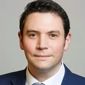 Head and shoulders photo of Matt Holmes.