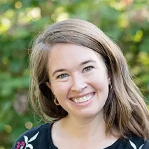 Head and shoulders photo of Stephanie Walton.